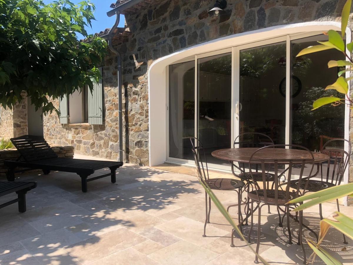 Bed and Breakfast Les Aurochs Grimaud Exterior foto