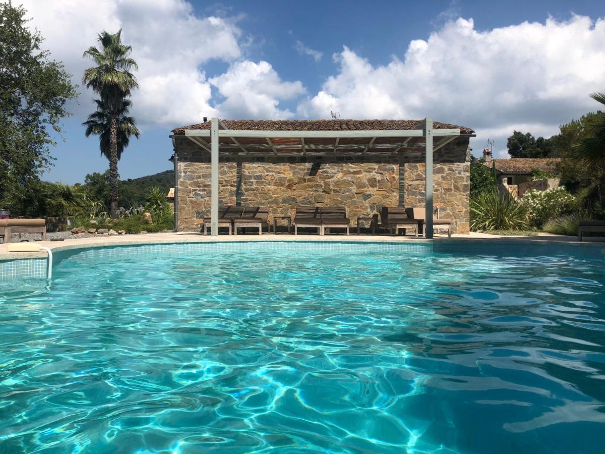 Bed and Breakfast Les Aurochs Grimaud Exterior foto