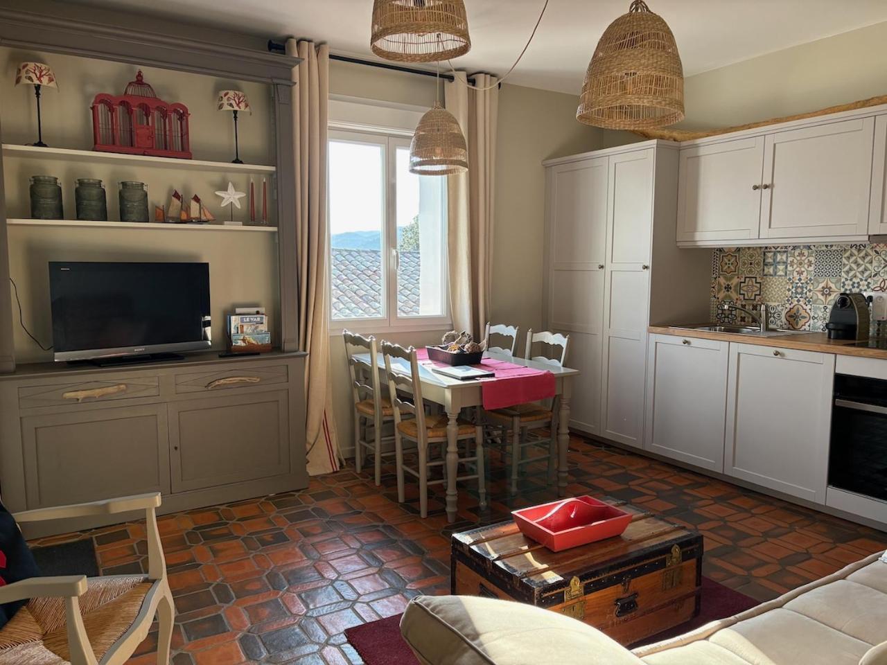 Bed and Breakfast Les Aurochs Grimaud Exterior foto